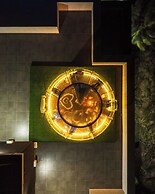 Skyhut Boutique House