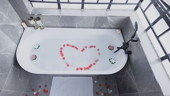 Skyhut Boutique House