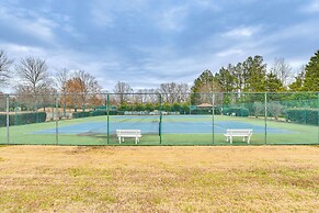 3 Mi to Carowinds: Retreat w/ On-site Fishing