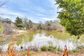 3 Mi to Carowinds: Retreat w/ On-site Fishing