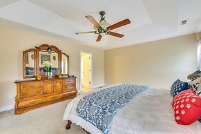 3 Mi to Carowinds: Retreat w/ On-site Fishing