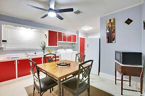 Walk to 1st Street: Family Home in Thibodaux!