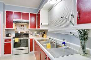 Walk to 1st Street: Family Home in Thibodaux!