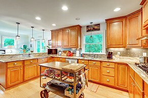 Walk to Beach: Gem w/ Pool & Spa in Isle of Palms!