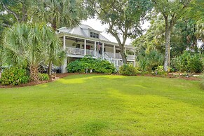 Walk to Beach: Gem w/ Pool & Spa in Isle of Palms!