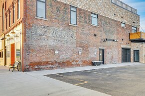 Walk to Lake City Marina: Condo w/ Rooftop Deck!