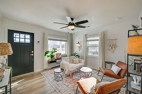 < 3 Mi to Dtwn: Modern Cottage in Greenville!