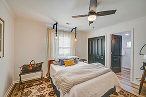 < 3 Mi to Dtwn: Modern Cottage in Greenville!