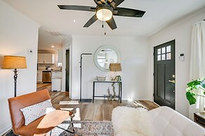 < 3 Mi to Dtwn: Modern Cottage in Greenville!