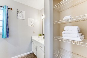 Near Golf & Table Rock Lake: Condo w/ Pool Access