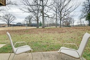 Near Golf & Table Rock Lake: Condo w/ Pool Access