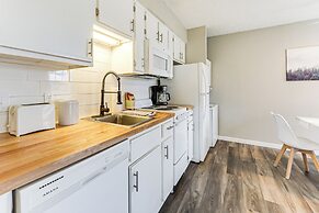 Near Golf & Table Rock Lake: Condo w/ Pool Access