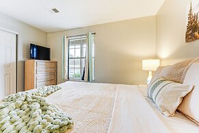 Near Golf & Table Rock Lake: Condo w/ Pool Access