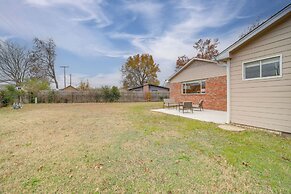 6 Mi to Dtwn: Dog-friendly Home w/ Yard in Tulsa