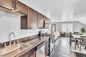 The Loft 3BR Apartment with Scenic Deck