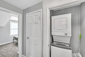 The Loft 3BR Apartment with Scenic Deck