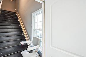 The Loft 3BR Apartment with Scenic Deck