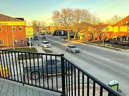 The Loft 3BR Apartment with Scenic Deck