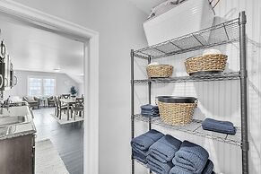 The Loft 3BR Apartment with Scenic Deck
