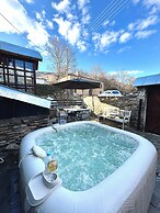 Rock Dandy La Maison de l' Ours - Nymfaio