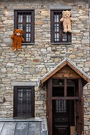 Rock Dandy La Maison de l' Ours - Nymfaio