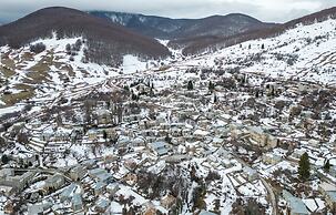Rock Dandy La Maison de l' Ours - Nymfaio