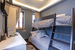 Rock Dandy La Maison de l' Ours - Nymfaio