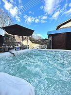 Rock Dandy La Maison de l' Ours - Nymfaio