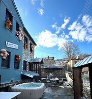 Rock Dandy La Maison de l' Ours - Nymfaio