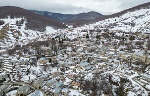 Rock Dandy La Maison de l' Ours - Nymfaio