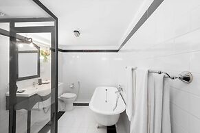 Highgrove Estate By Ishq