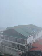 Monratino The Snow roost