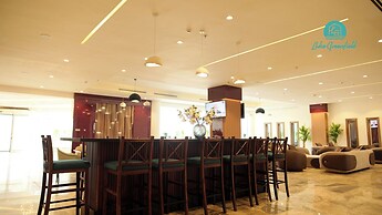 Lake Greenfield Hotel & Towers