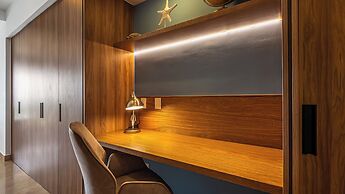 Oceanfront 1BR with Balcony & Pool