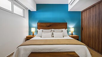 Oceanfront 1BR with Balcony & Pool