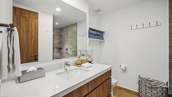 Oceanfront 1BR with Balcony & Pool