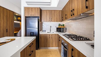 Oceanfront 1BR with Balcony & Pool