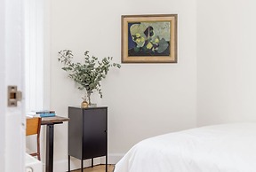 Edinburgh Castle Views Stylish 2BD Flat Sleeps 4