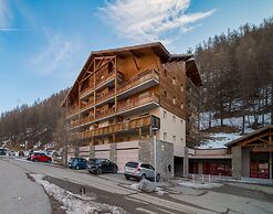 Studio in France With Mountain Views & Pool