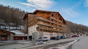 Studio in France With Mountain Views & Pool