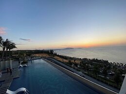 Ruby Apec Mandala Cham Bay Rental