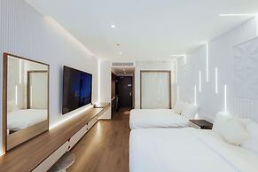 Ruby Apec Mandala Cham Bay Rental