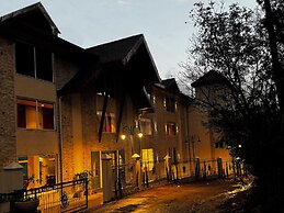 Astra Resort and Caffe Kasauli