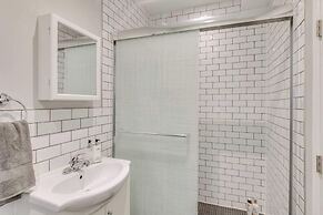 Casa Queen-Unique 2BR Suite- Leslieville