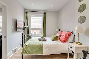 Casa Queen-Unique 2BR Suite- Leslieville