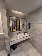 Royal International Hotel