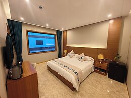 Royal International Hotel