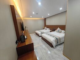 Royal International Hotel