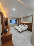 Royal International Hotel