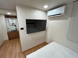 Cat Tail Pocket Inn ximen